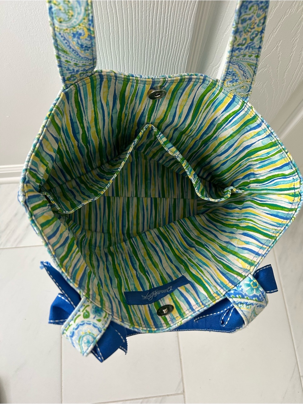 Blue Paisley Bow-Accent Tote Bag by Donna Sharp - Picture 8 of 8